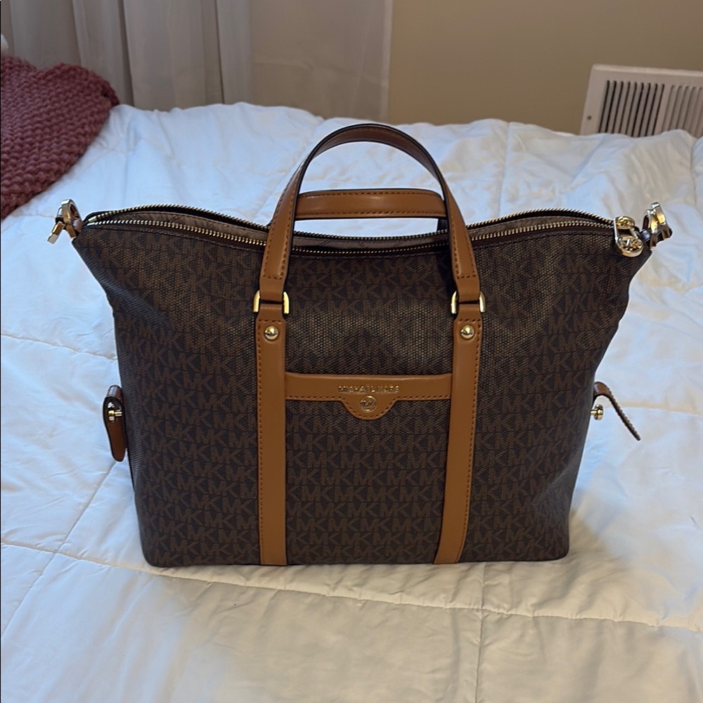 Micheal Khors women’s bag